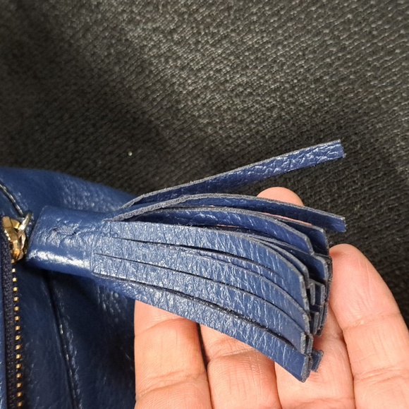 Kate Spade New York Cobble Hill tassel crossbody bag in a navy blue - Picture 10 of 16